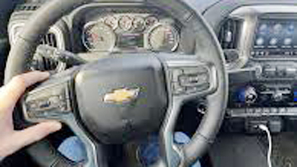 How to Reset Steering Wheel Controls on Your Chevy Silverado